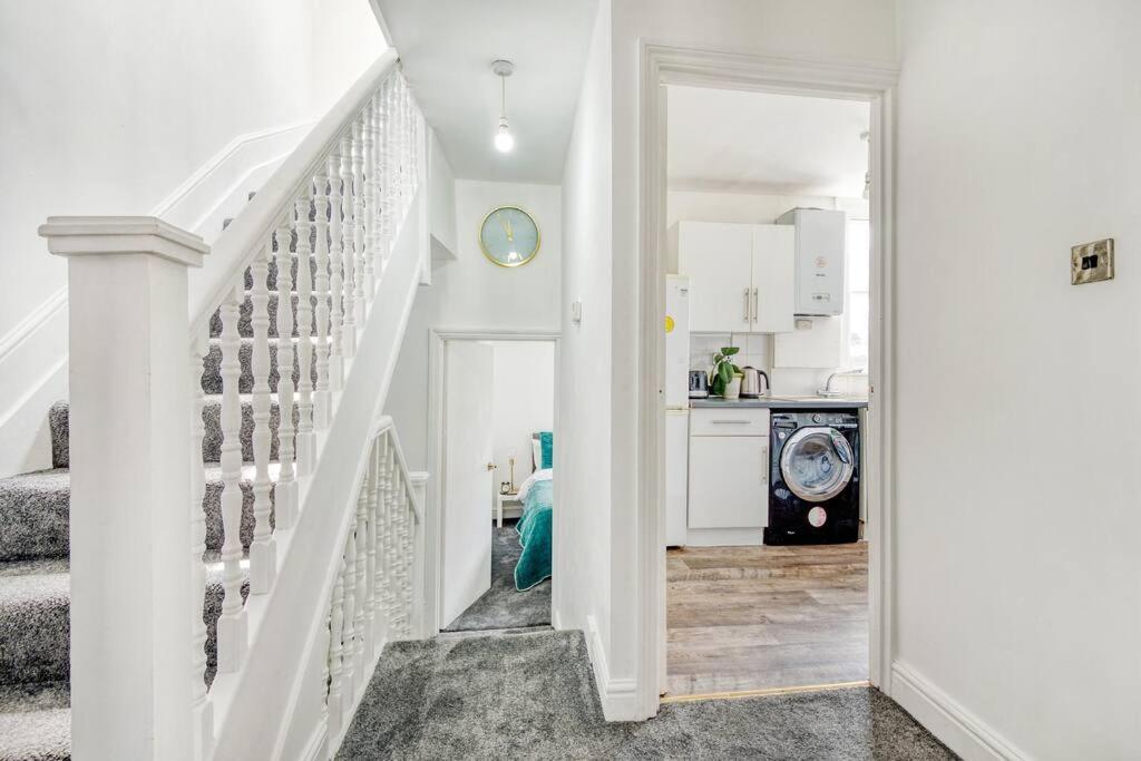 Appartamento 3 Bed Flat Near Chelsea Londra