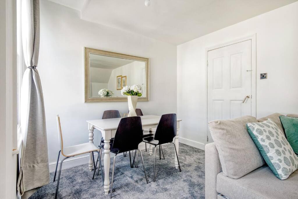 3 Bed Flat Near Chelsea Appartamento *