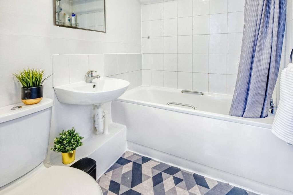 3 Bed Flat Near Chelsea Appartamento *