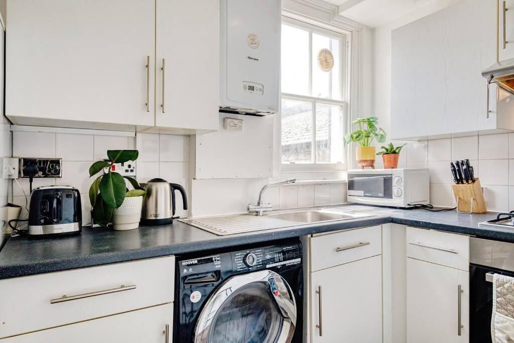 3 Bed Flat Near Chelsea Appartamento